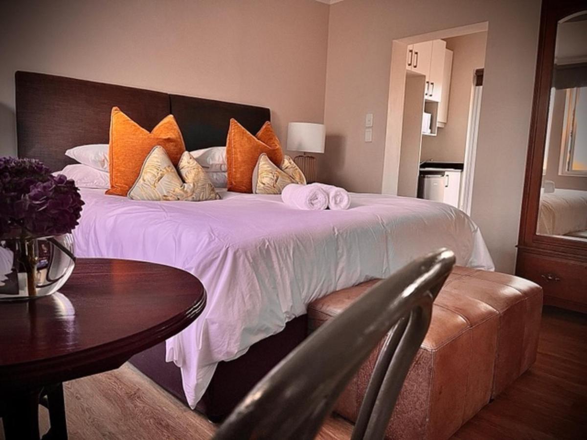 66 On Monzali 4 Star Luxury Guesthouse ヒルトン エクステリア 写真