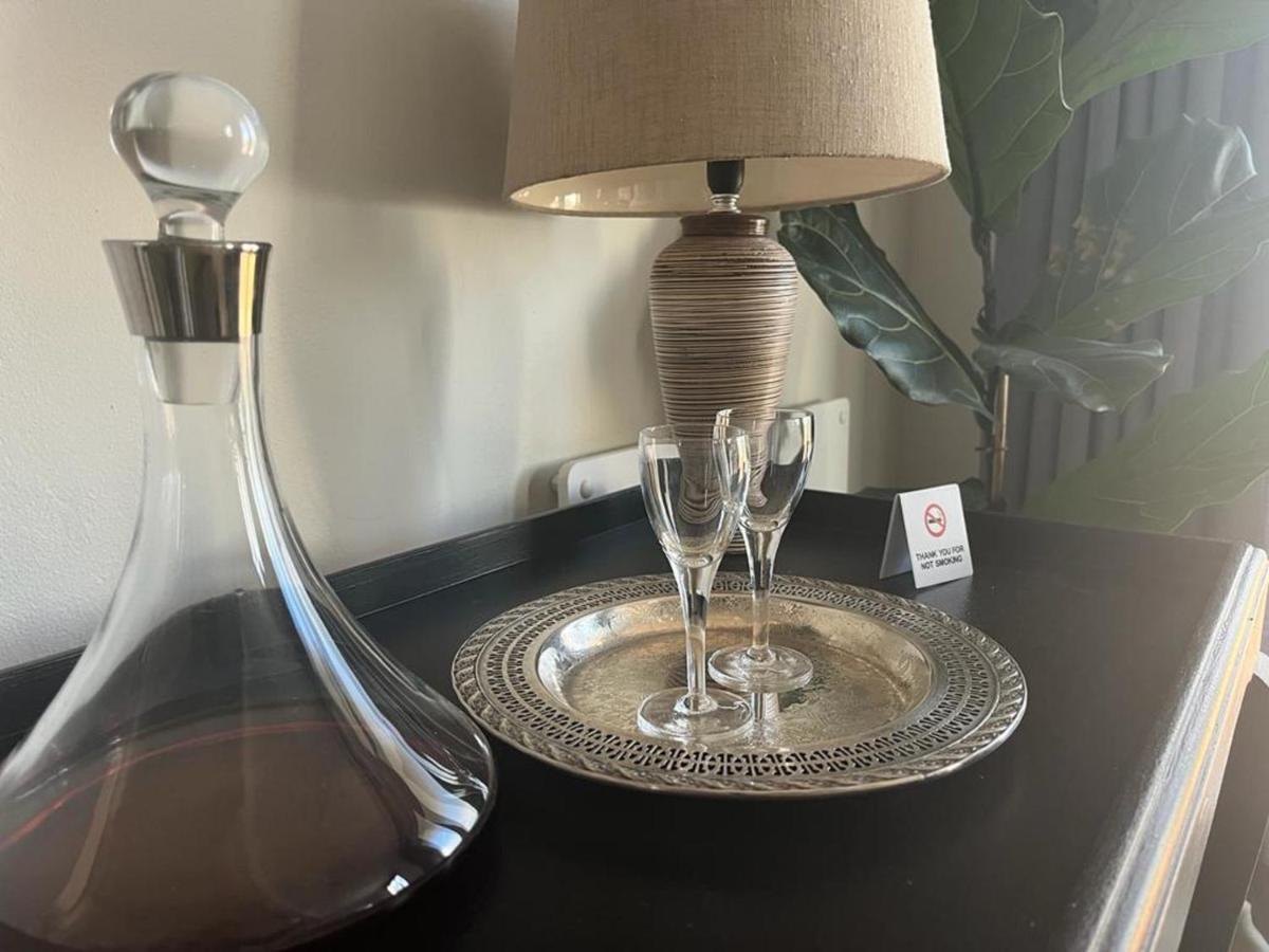 66 On Monzali 4 Star Luxury Guesthouse ヒルトン エクステリア 写真